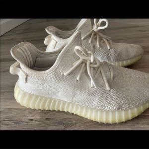 Women White Yeezy Boost Size 7.5